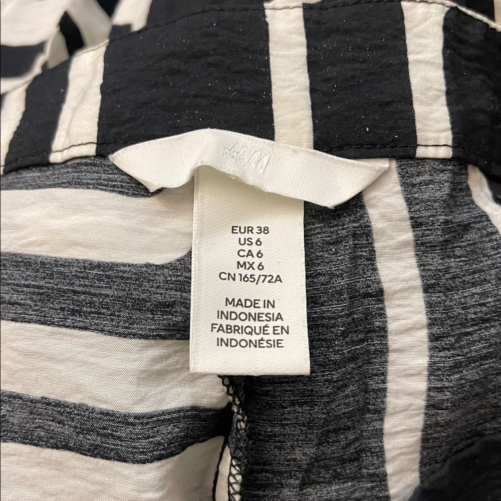 H&M black white pattern Pant size 6